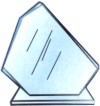 reconocimiento de escritorio de cristal con placa metálica en forma de velero, el escrito puede ir en cristal o placa, incluye logo de empresa o institución.