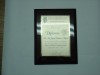 diploma Britania en placa de aluminio Anodizado de 175 mm x 250 mm, grabado con sus datos, en base de cristal, poliéster (polyester), o madera, con su logotipo impreso y o grabado