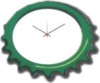 reloj de pared promocional corcholata, anillo plástico color verde de 28.8 cms. Diam. mica cristal 24 cms. impresión.