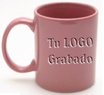 taza rosa cerámica tipo tarro, grabada en SandBlast, Capacidad: 11 oz. - 330 ml. taza publicitaria promocional con su logotipo grabado