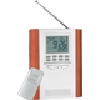 radio reloj digital con termometro, control remoto, alarma y accesorios en madera